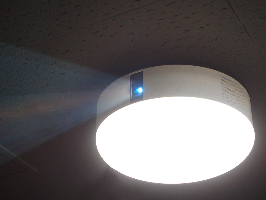 popIn Aladdinをレポート！照明とプロジェクターとスピーカーが一体化