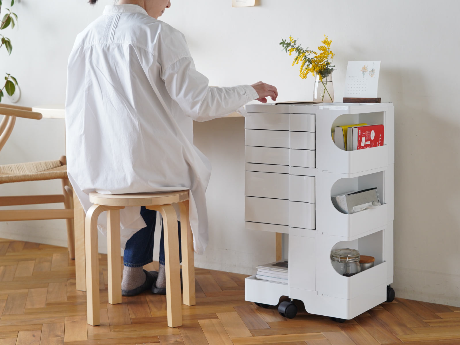 Boby Wagon ボビーワゴン 4段　ホワイト ボビーワゴン 4段 ホワイト│名作デザイナーズ家具のインテリア