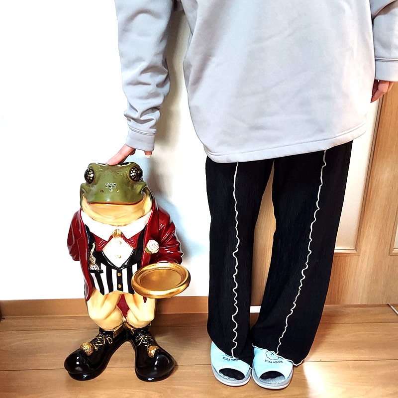楽天市場】置物 レストラン フィギュア フロッグバトラー オブジェ