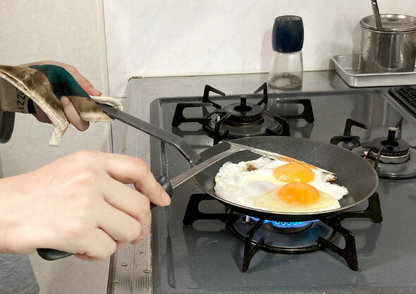 ターク（TURK） プレスパン ベントハンドル 浅型 20cm | ideale