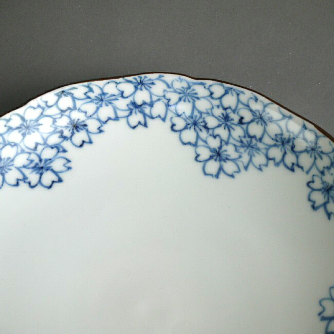 染付縁桜詰め 6寸皿 - 京焼清水焼 松韻堂