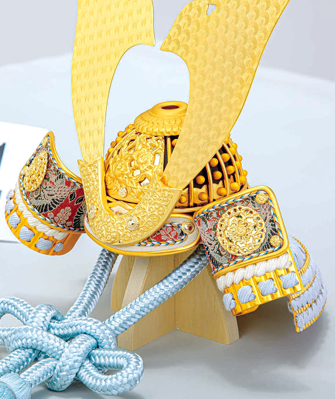 五月人形 平台飾り【P93019】 白木木製の飾り台と爽やかなブルーの房