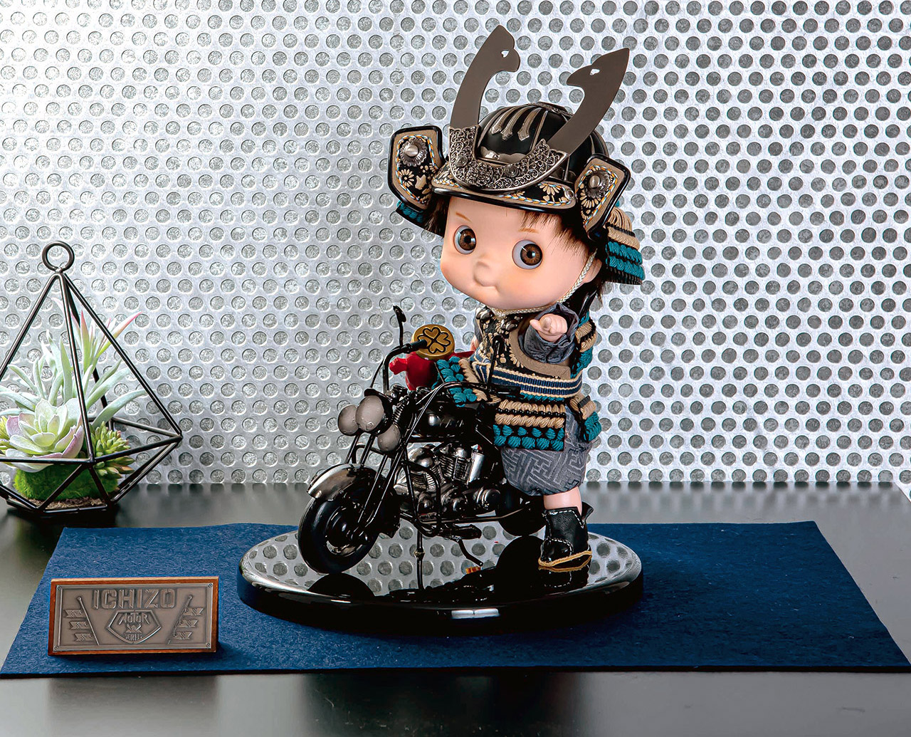 五月人形子供大将平台飾り【P99011】 燻し銀の鍬形とバイクがカッコ