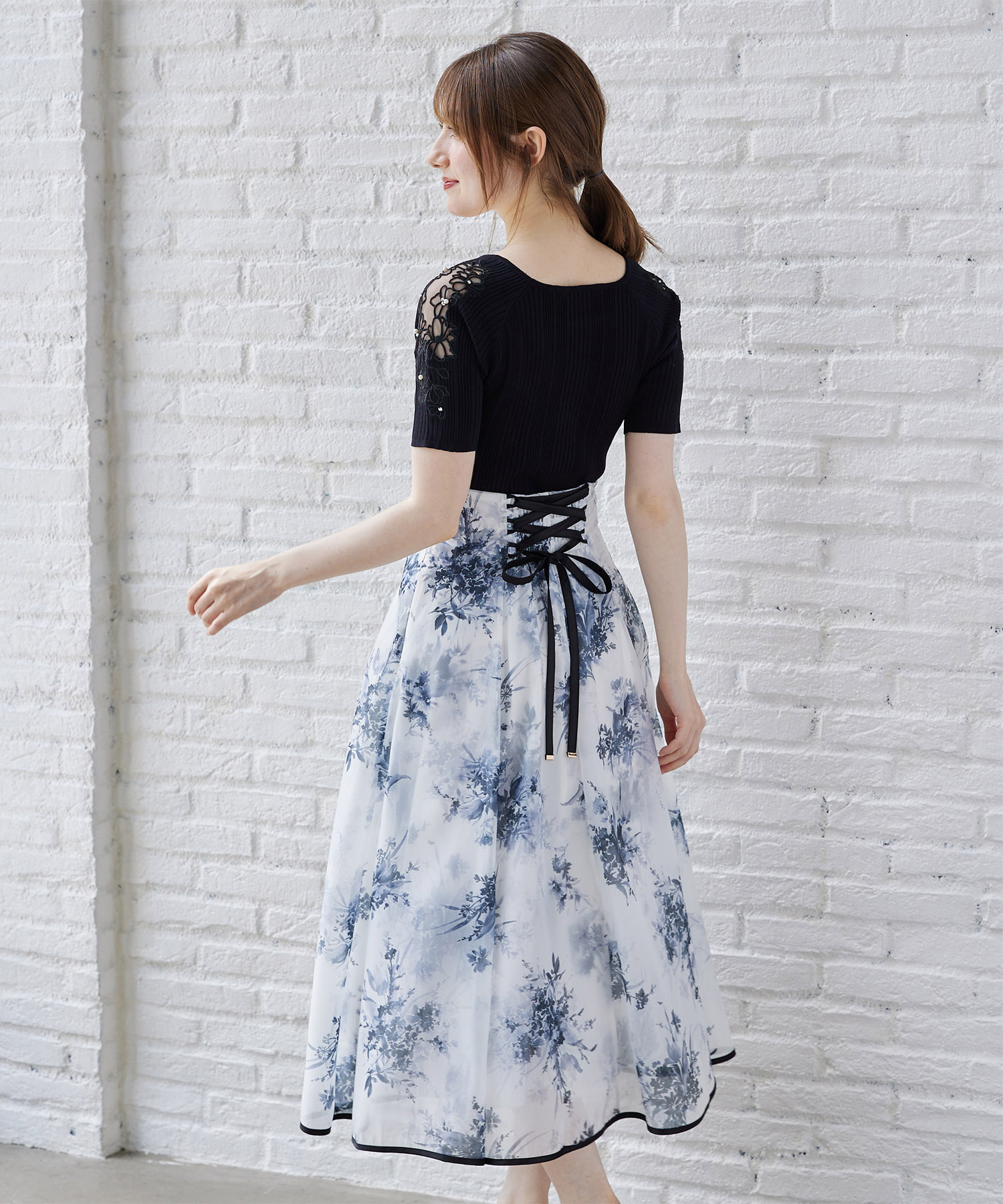 バックレースアップ水彩フラワーレイヤードプリントフレアスカート