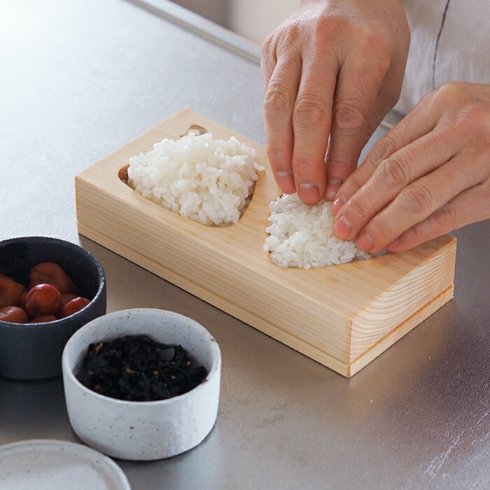 プロキッチンオリジナル】山一 おにぎり型 ひのき 2穴 大 / PROKITCHEN