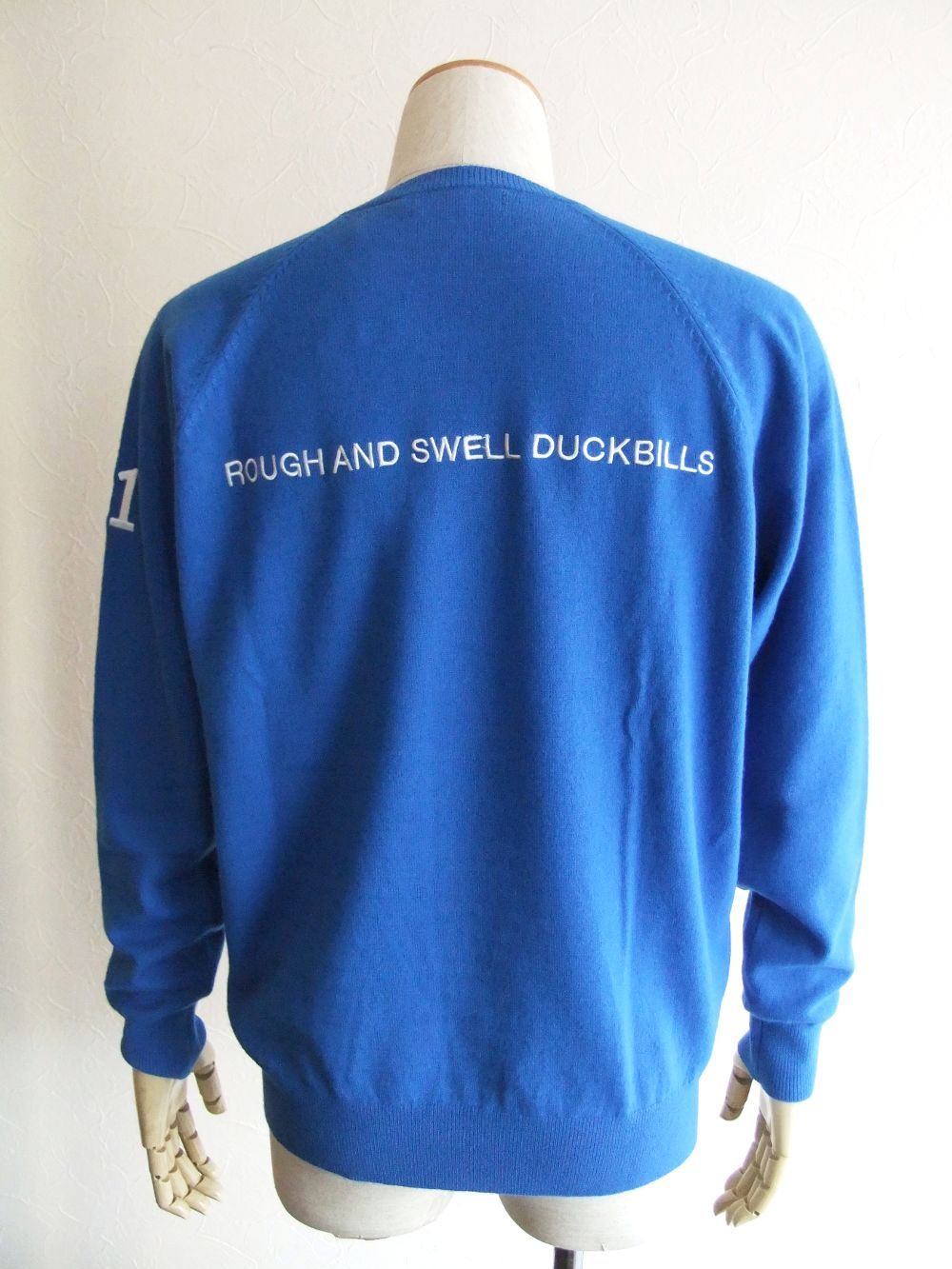 rough & swell - V-NECK TOUR 2022 12G Vネックニット (ブルー) RSM