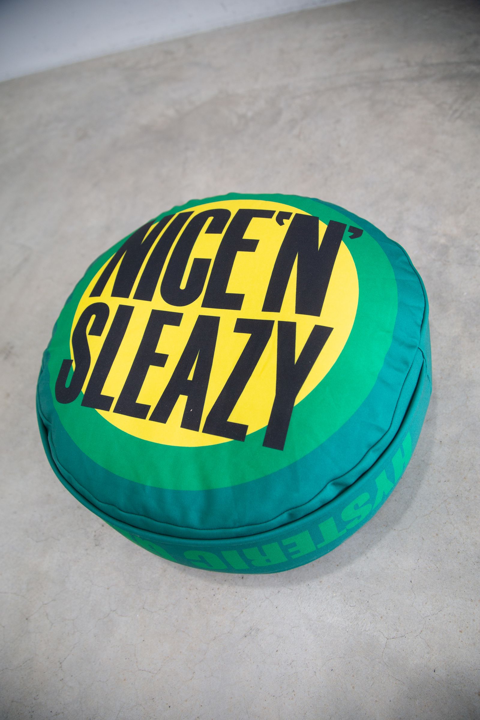 HYSTERIC GLAMOUR - CIRCLE GIRL ビーズクッション | Tempt