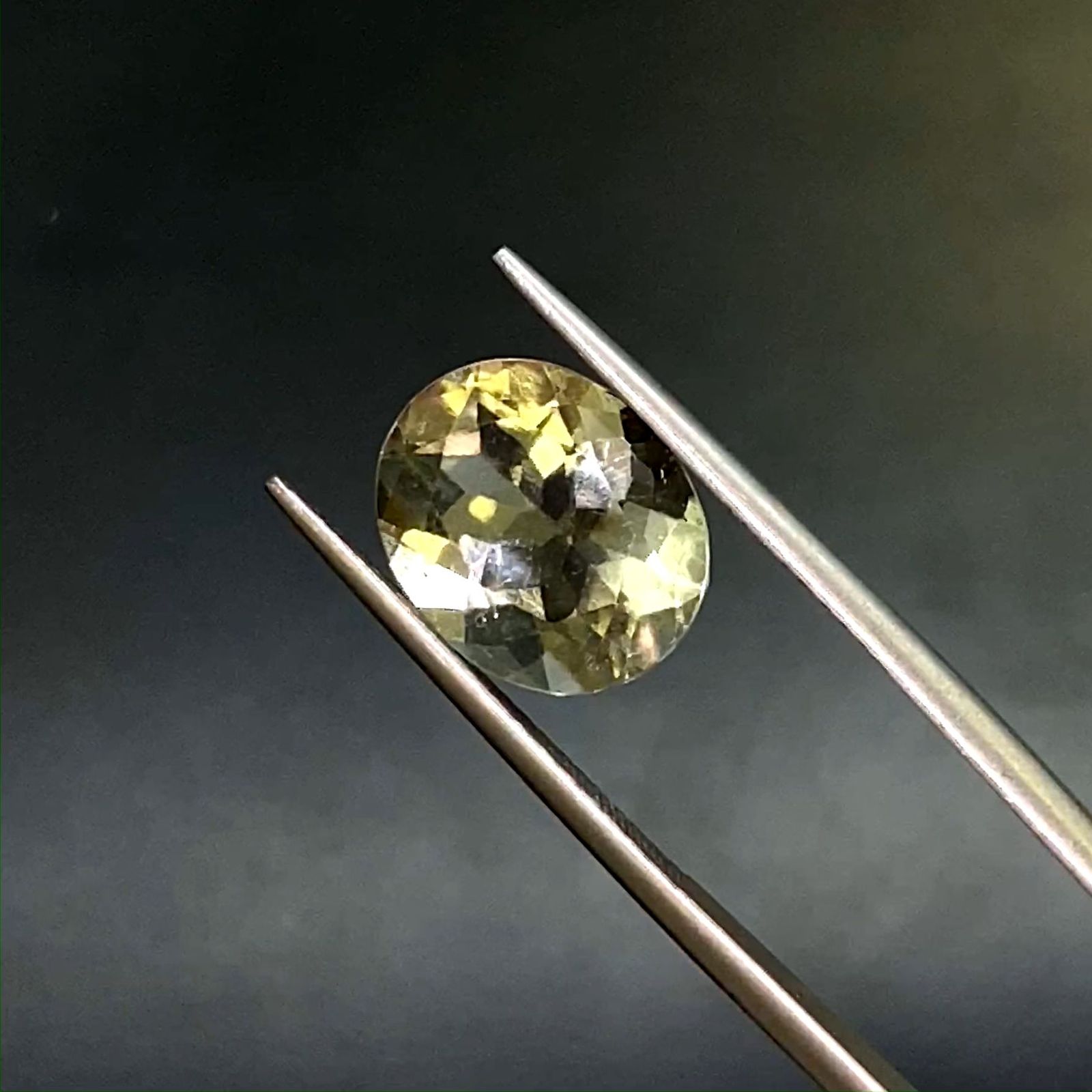 リビアングラス(宝石名インパクトガラス(衝撃溶融ガラス))エジプト