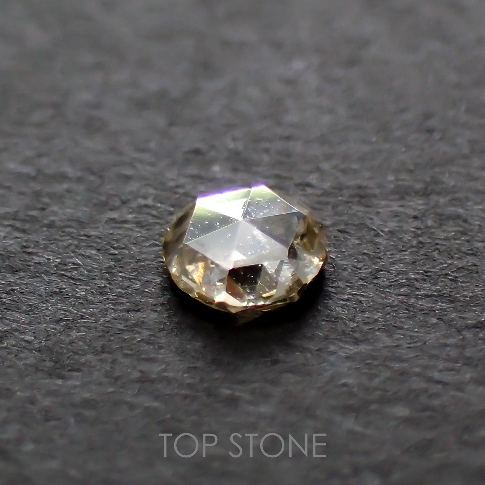 ◇ローズカット◇ダイヤモンド(宝石名ダイアモンド) 識別済 0.089ct