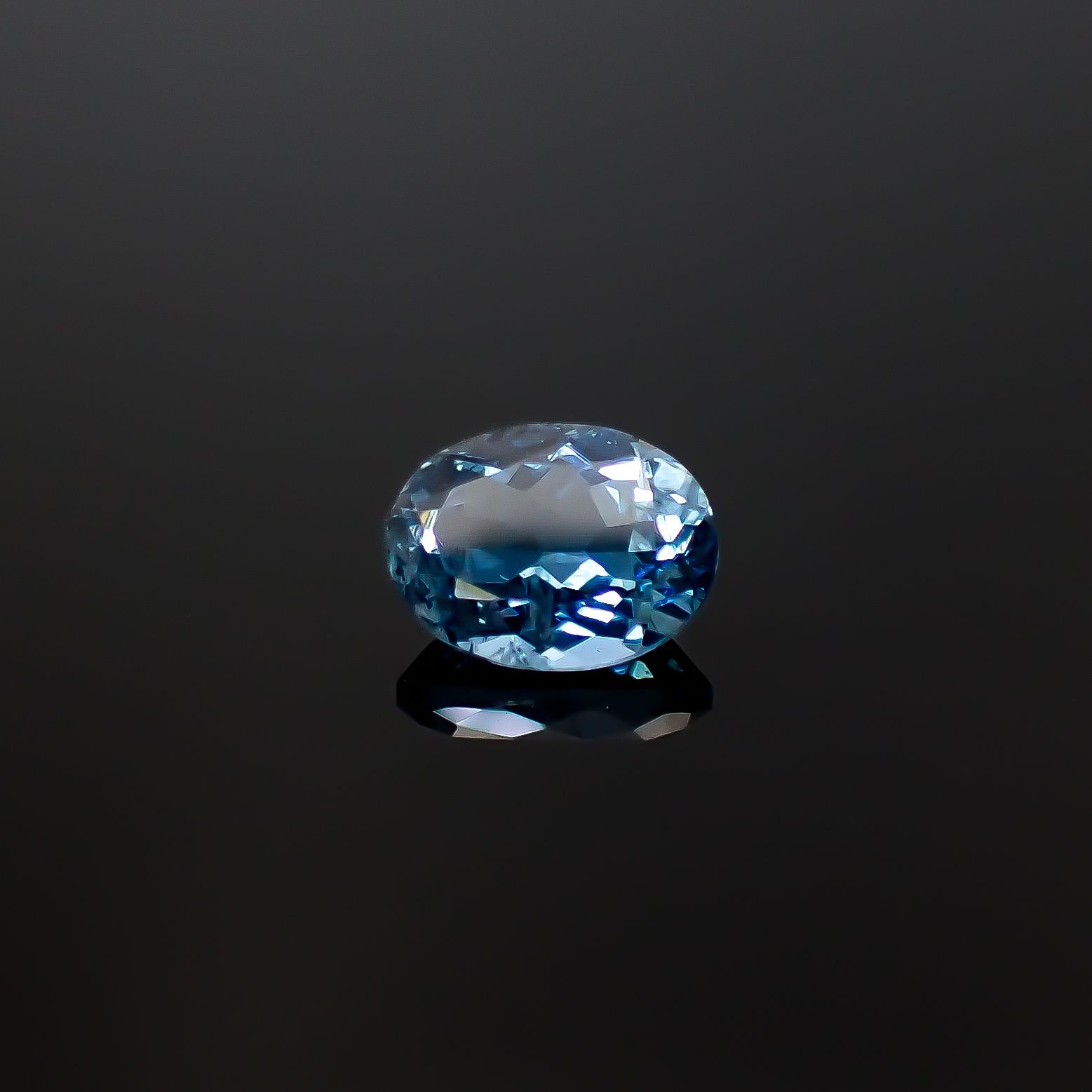 サンタマリアアクアマリン ブラジル産 1.24ct / 8x6.1mm前後
