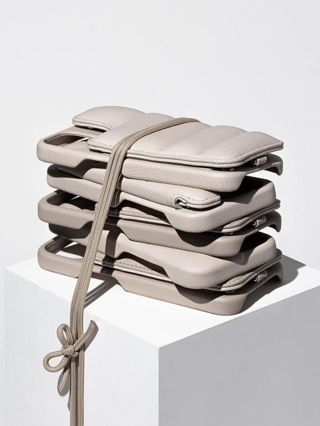 iPhone17シリーズ新発売】DEMIU（デミュウ）公式｜レザーモバイル