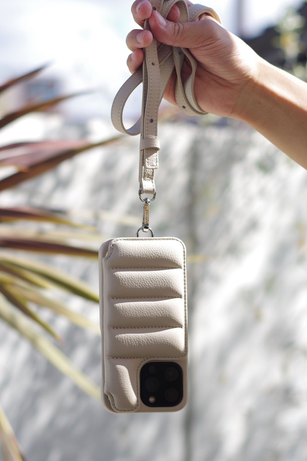 DEMIU ベージュ iPhone用ケース チェーン付き DEMIU ベージュ iPhone用