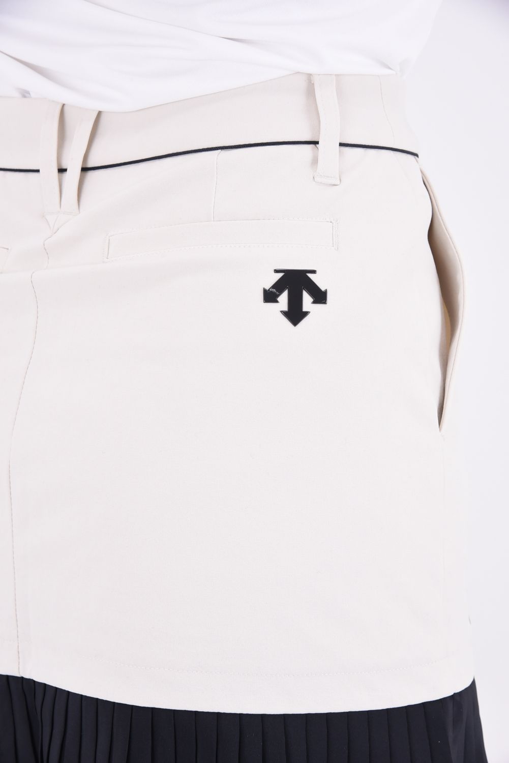 DESCENTE GOLF - 【レディース】 ロゴプリント インナーパンツ付き