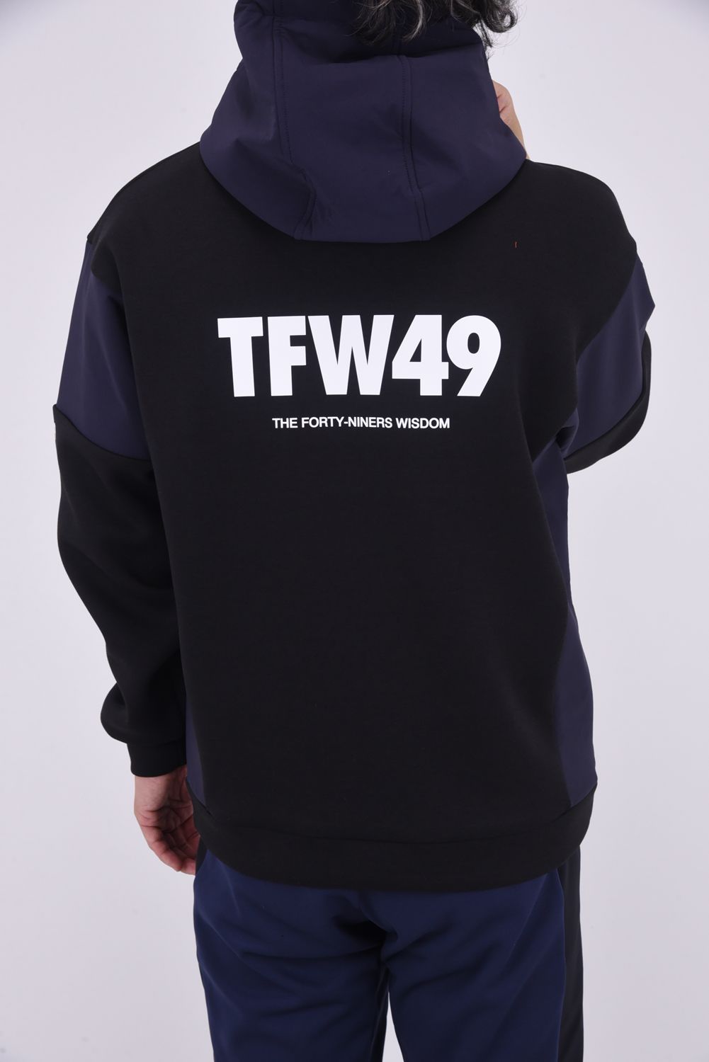 TFW49 - CARDBOARD MATERIAL HOODIE / ダンボールニット プルオーバー