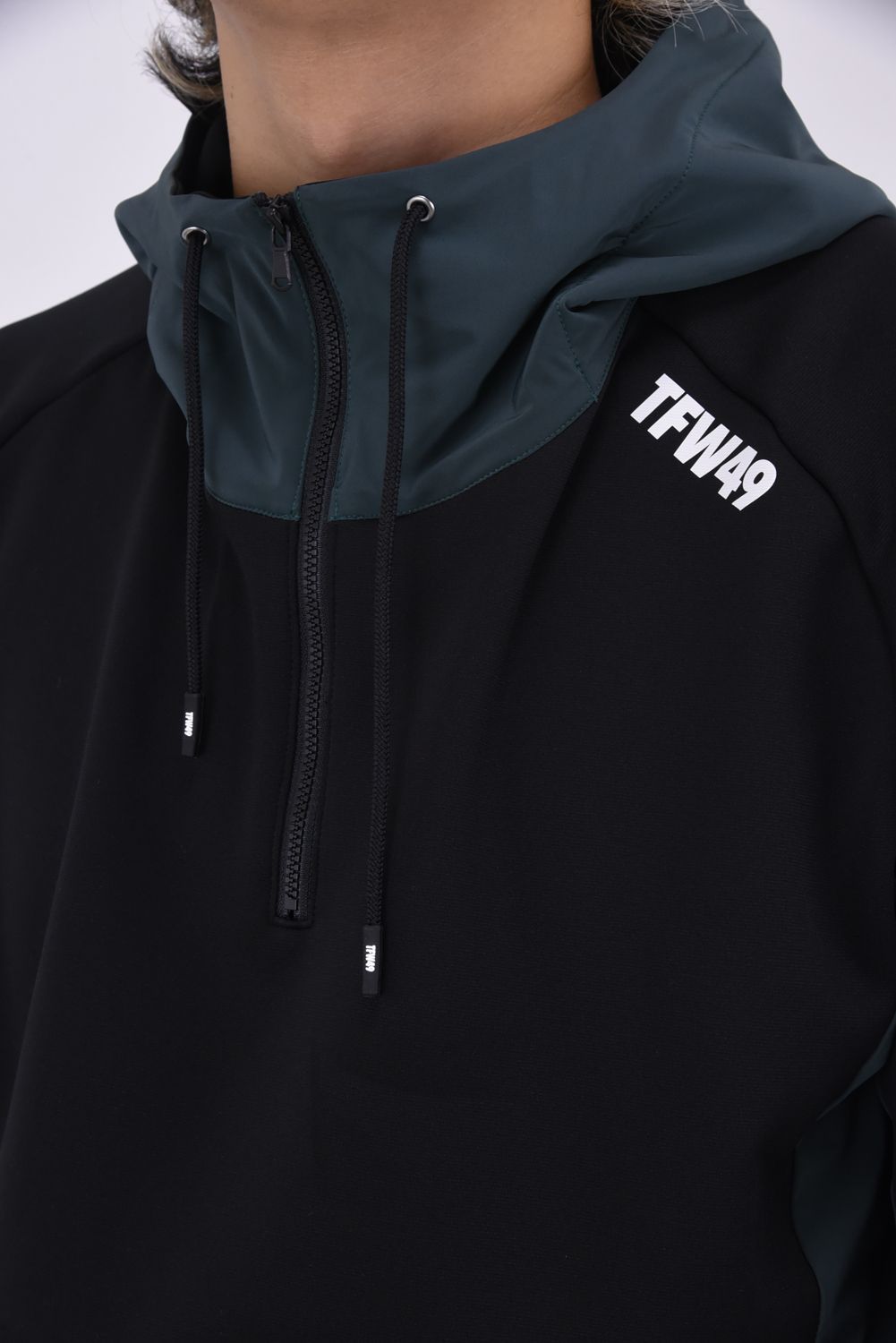 TFW49 - COMBINATION HOODIE / ハーフジップ プルオーバーフーディー