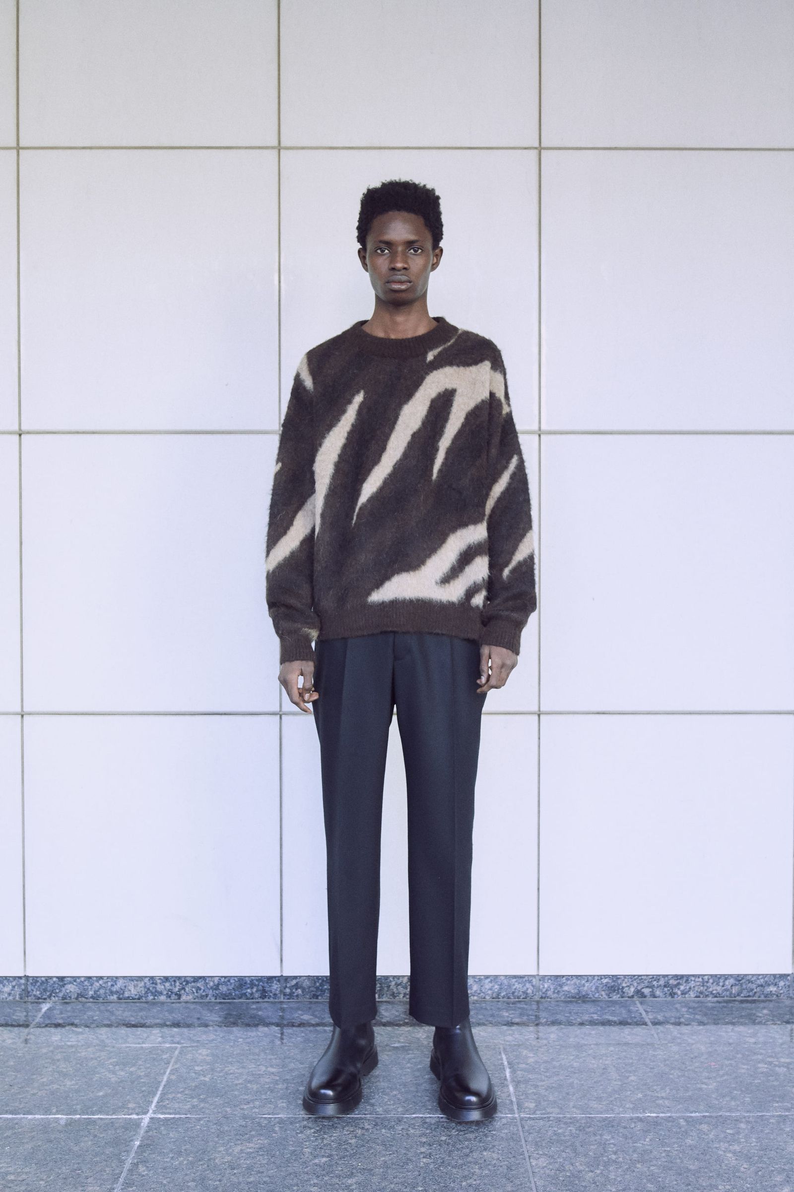 MARKAWARE - NATURAL COLOR ALPACA BIAS ZEBRA PATTERN JUMPER