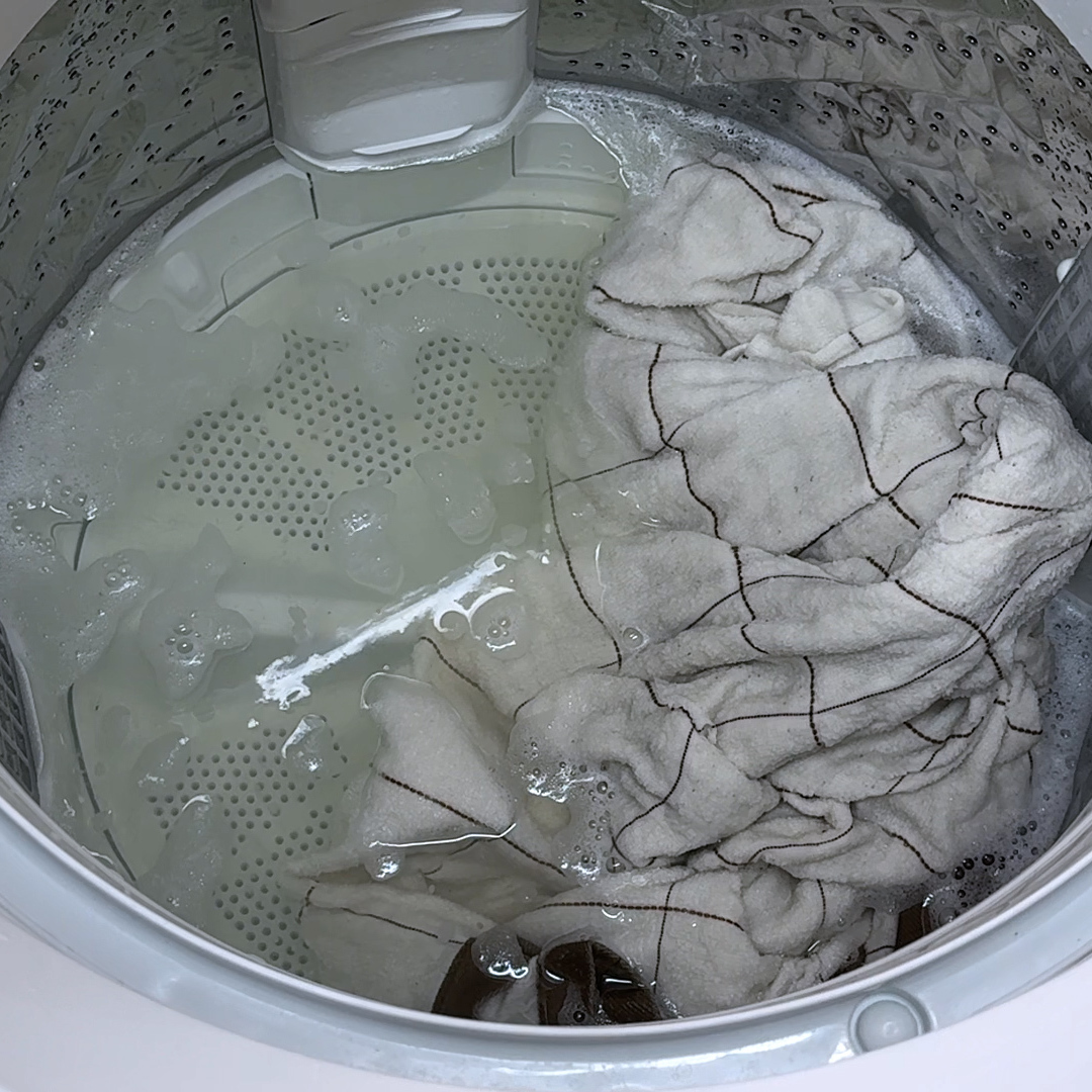 ダニのエサになる…。見えない汚れやニオイがじわじわと蓄積した