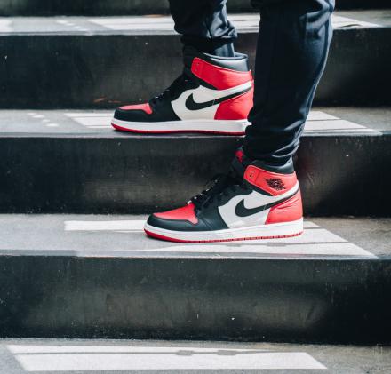 国内3月27日再販予定】 ナイキ エアジョーダン1 レトロ ハイ OG ジム