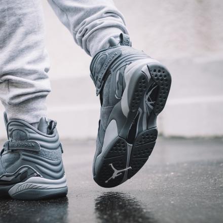 国内8月26日発売予定】 ナイキ エアジョーダン8 レトロ クール グレー