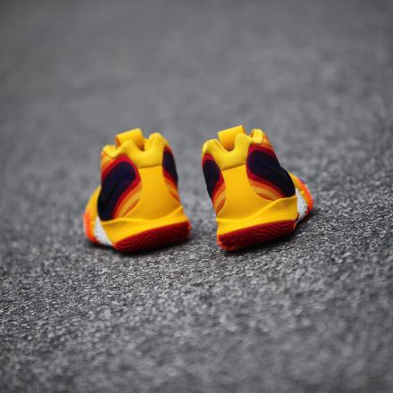 国内9月14日発売予定】 ナイキ カイリー4 