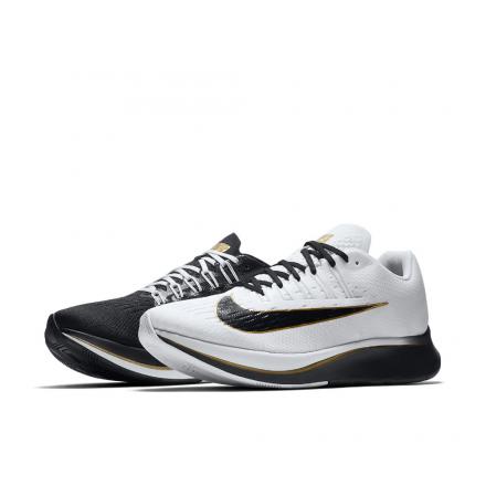 国内8月9日発売予定】 ナイキ ズーム フライ ブラック/メタリック