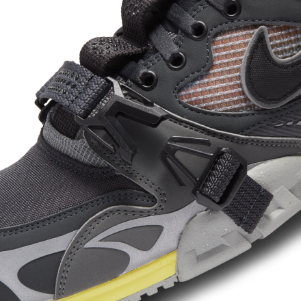 国内3月17日発売予定】ナイキ エア トレーナー 1 SP 