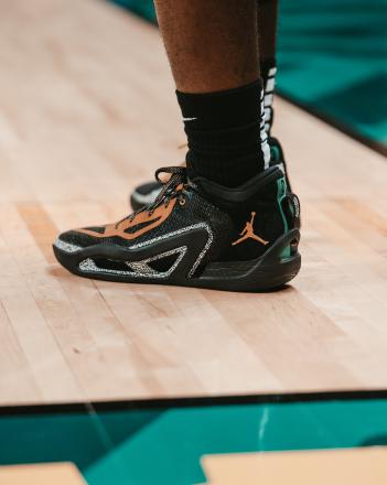 リーク】バスケットボール アフリカ リーグ × ナイキ エアジョーダン