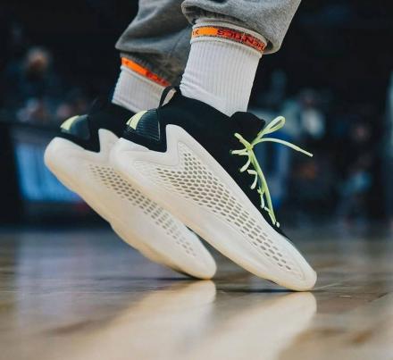 国内3月1日発売予定】アディダス AE 1 