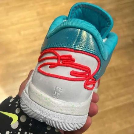 海外12月26日発売予定】ナイキ レブロン 22 