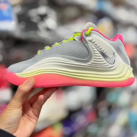 国内10月21日発売予定】ナイキ ヤニス フリーク 7 SE EP ブラック