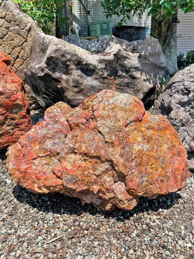 赤石 庭石・赤玉石 景石通販｜天然赤み石の庭石素材｜ガーデンアート増樹