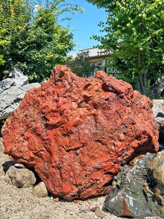 赤石・赤玉石 販売・通販｜佐渡赤玉石・銘石・一点物の景石 [現物見学