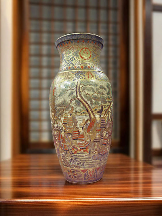 薩摩焼 金彩色絵 武者図飾り壺 【商品番号m-st002】