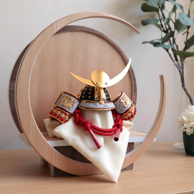 五月人形 月-tsuki-(小) 伝統工芸士 誠山作 上杉謙信 赤糸裾濃縅 日本