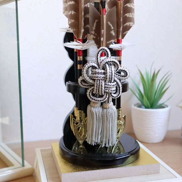 6号 ホワイトパノラマケース入り破魔弓 「寿」 国鳥 天然本キジ羽根 五