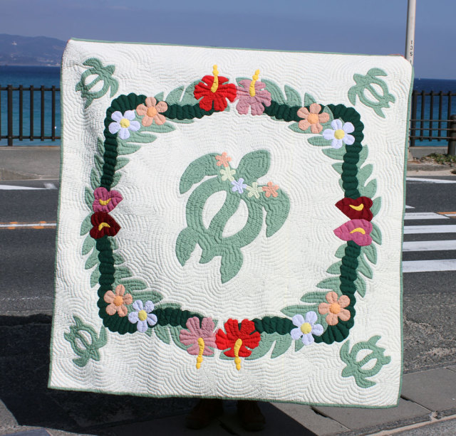 Hawaiian quilt ハワイアンキルトタペストリー ホヌフラワー 152×152cm