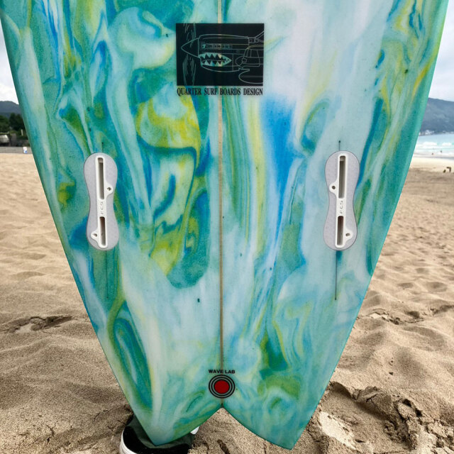 サーフボード ショートボード 5'8 クウォーター フラットツイン