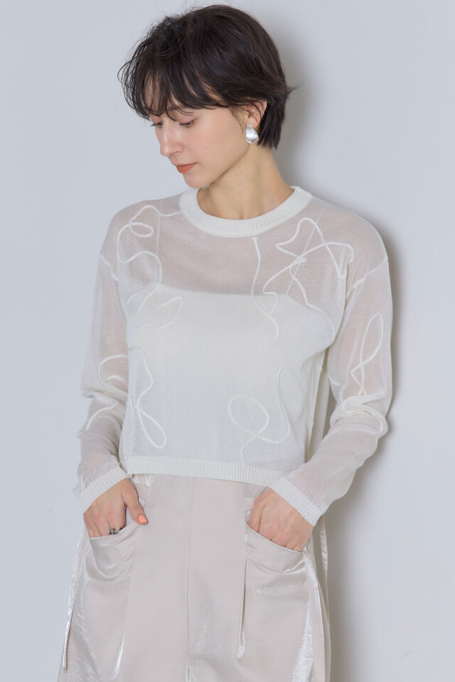 コード刺繍入りニットプルオーバー