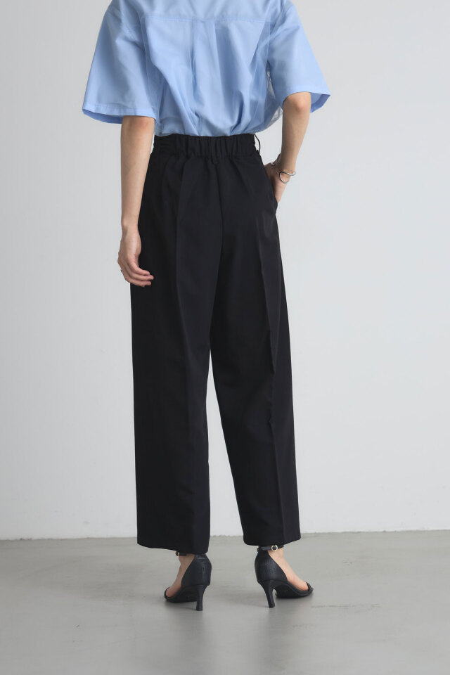 タックワイドパンツ