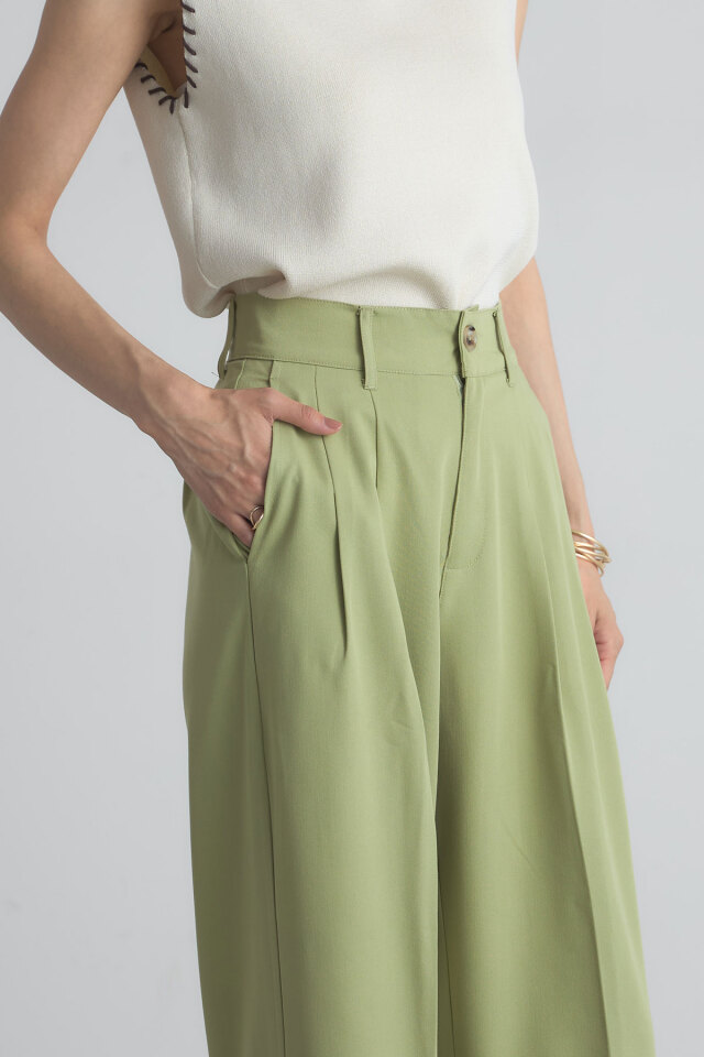 タックワイドパンツ