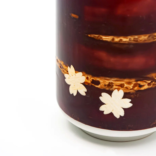 秋田の伝統工芸品 「樺細工」製 湯のみ 桜 （ピンク） 。桜皮細工