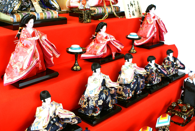 吉徳大光 ひな人形「十五人揃い 御雛」 七段飾り/602-024