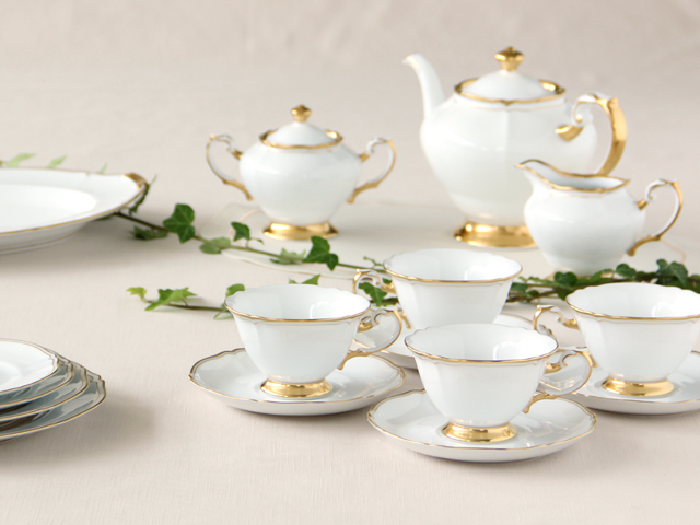 □予約□ The Okura ホワイトマスターピース ディナーセット（43ピース）