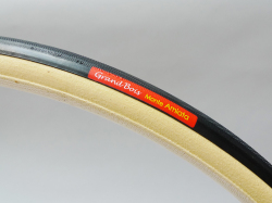 グランボア タイヤ チューブラー