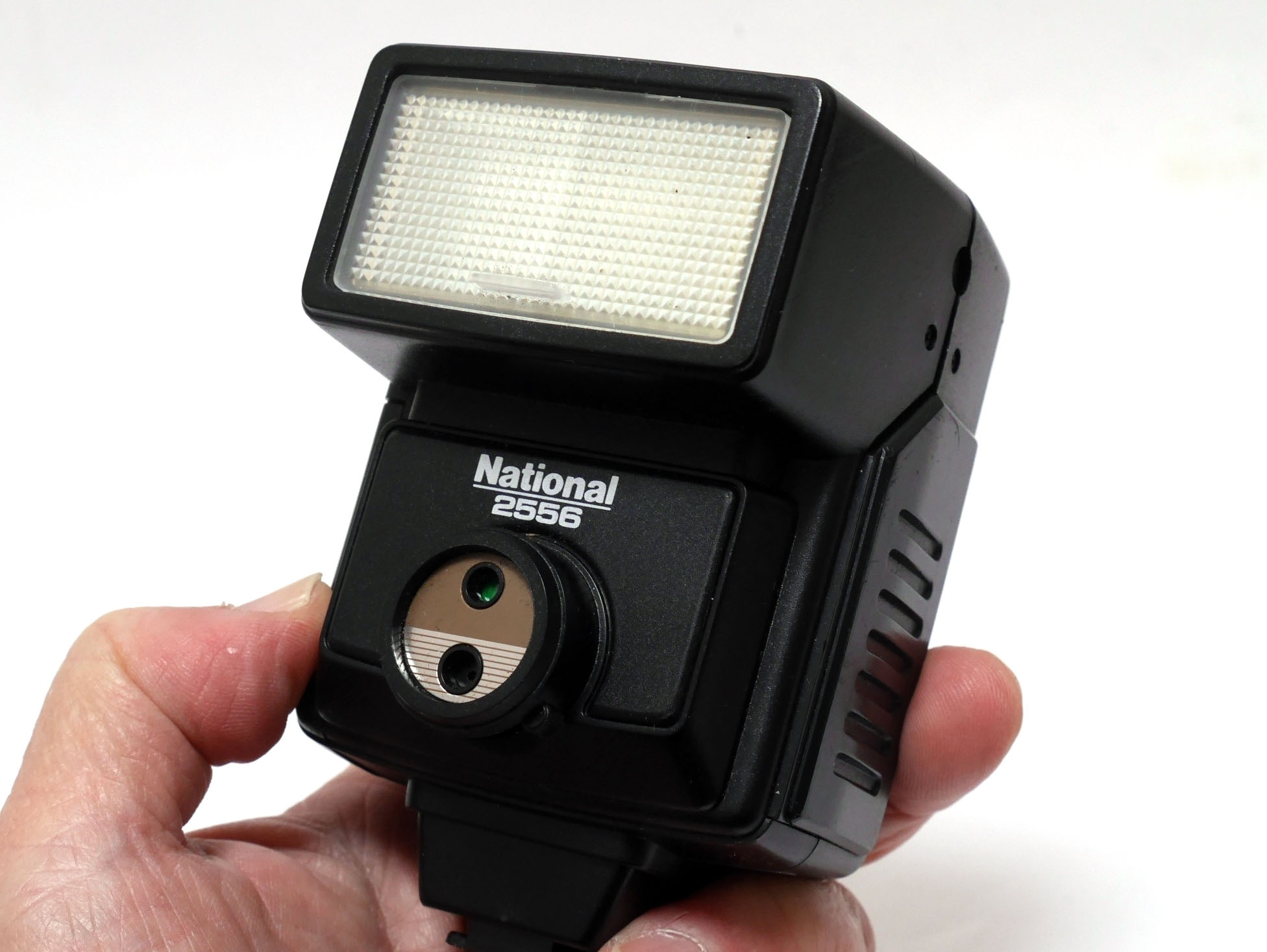 日本製 【見切り品】ナショナル PE-2556 オートストロボ