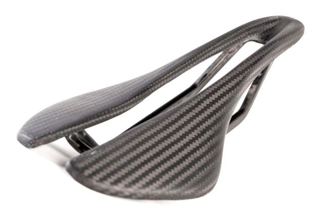 Alpitude （アルピチュード） Gardena フルカーボン サドル | ロード