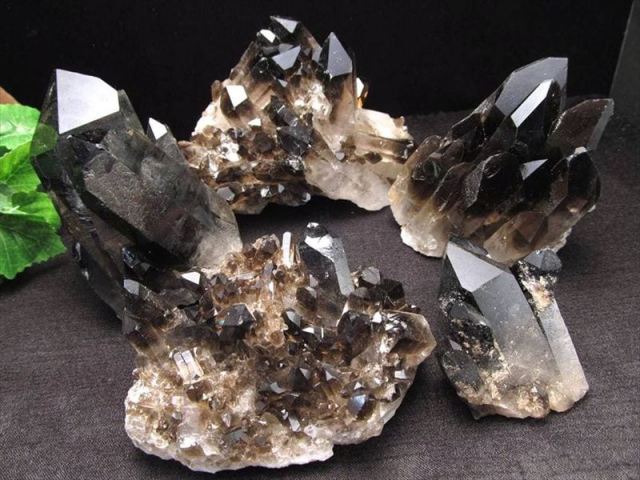 高品質 黒水晶 モリオン クラスター原石 1個売り 重さ約200g-250g 最強