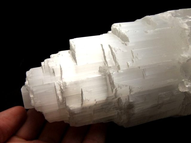 モダンなストーンランプ セレナイトタワー ランプ サイズ:直径約9cm 高