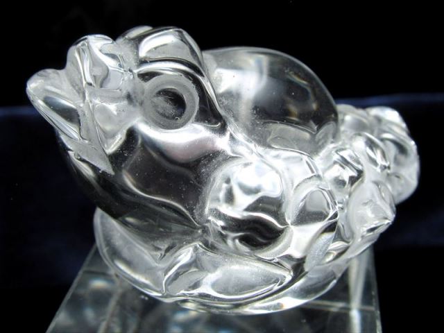 超透明 天然水晶 銭蛙（三本脚のカエル）彫刻置物 1個売り 幅約45mm