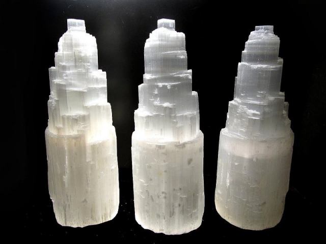 モダンなストーンランプ セレナイトタワー ランプ サイズ:直径約9cm 高